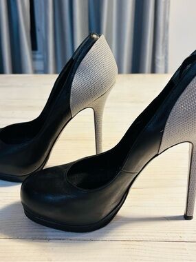 Fendi Black and Grey Two-Tone High Heel Pumps